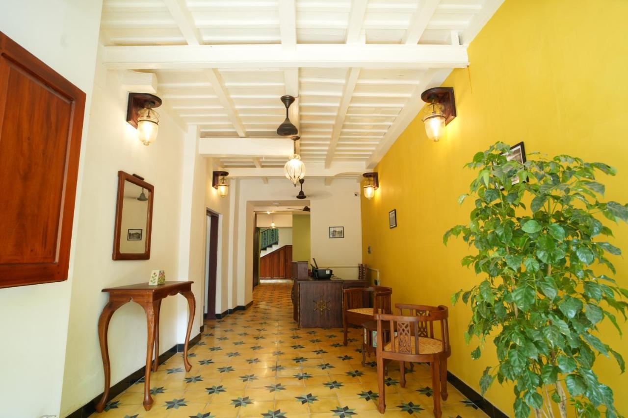 The Sunset Bay Hotel Fort Kochi Buitenkant foto