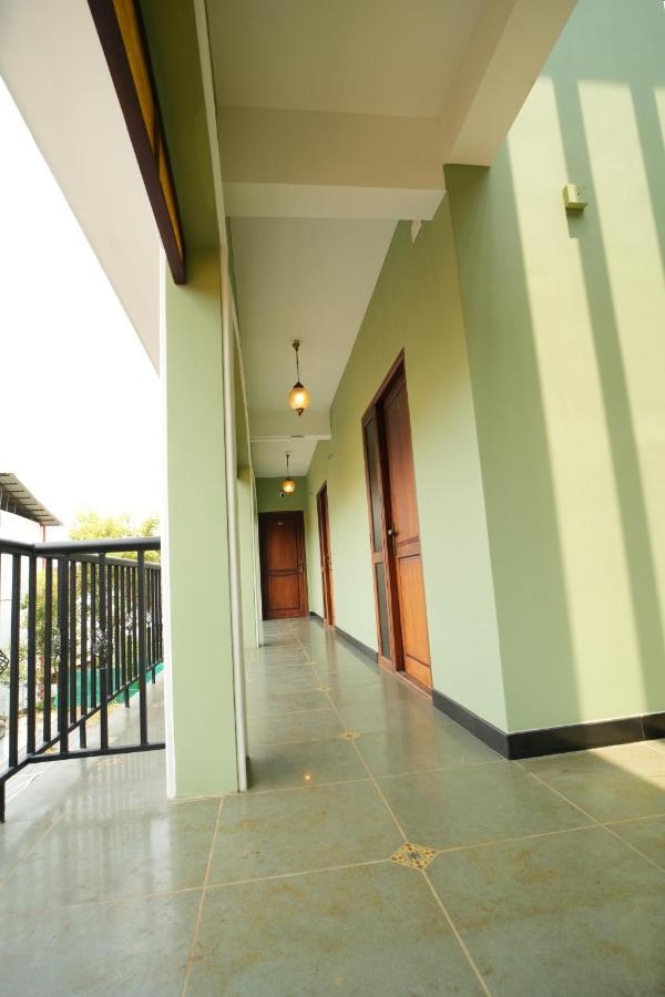 The Sunset Bay Hotel Fort Kochi Buitenkant foto